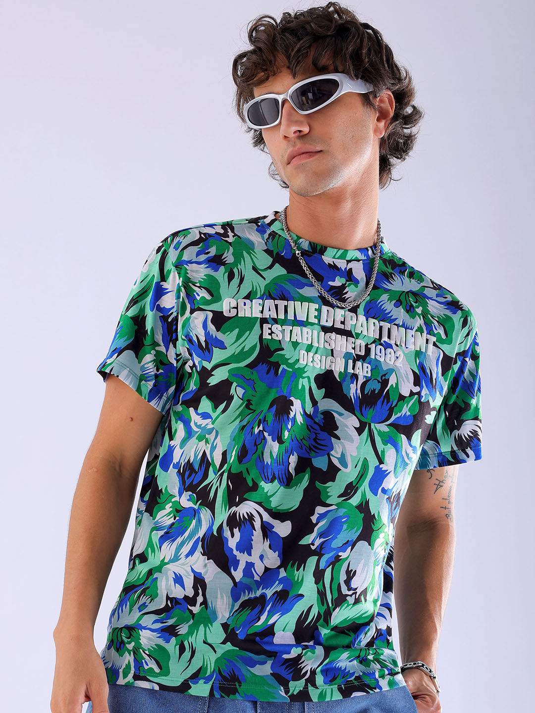 Shop Men's Printed Slim Fit T-Shirt Online.