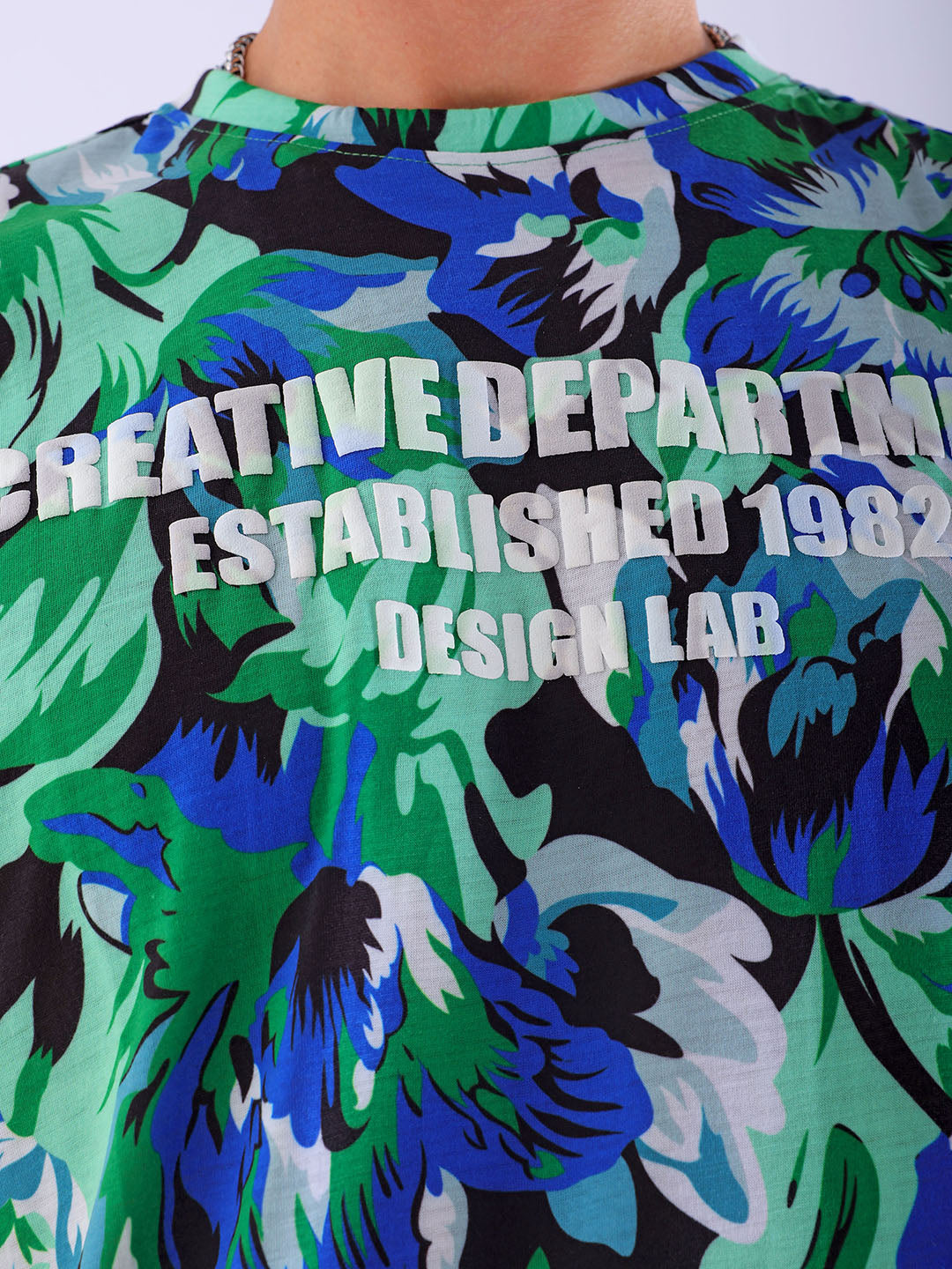 Shop Men's Printed Slim Fit T-Shirt Online.