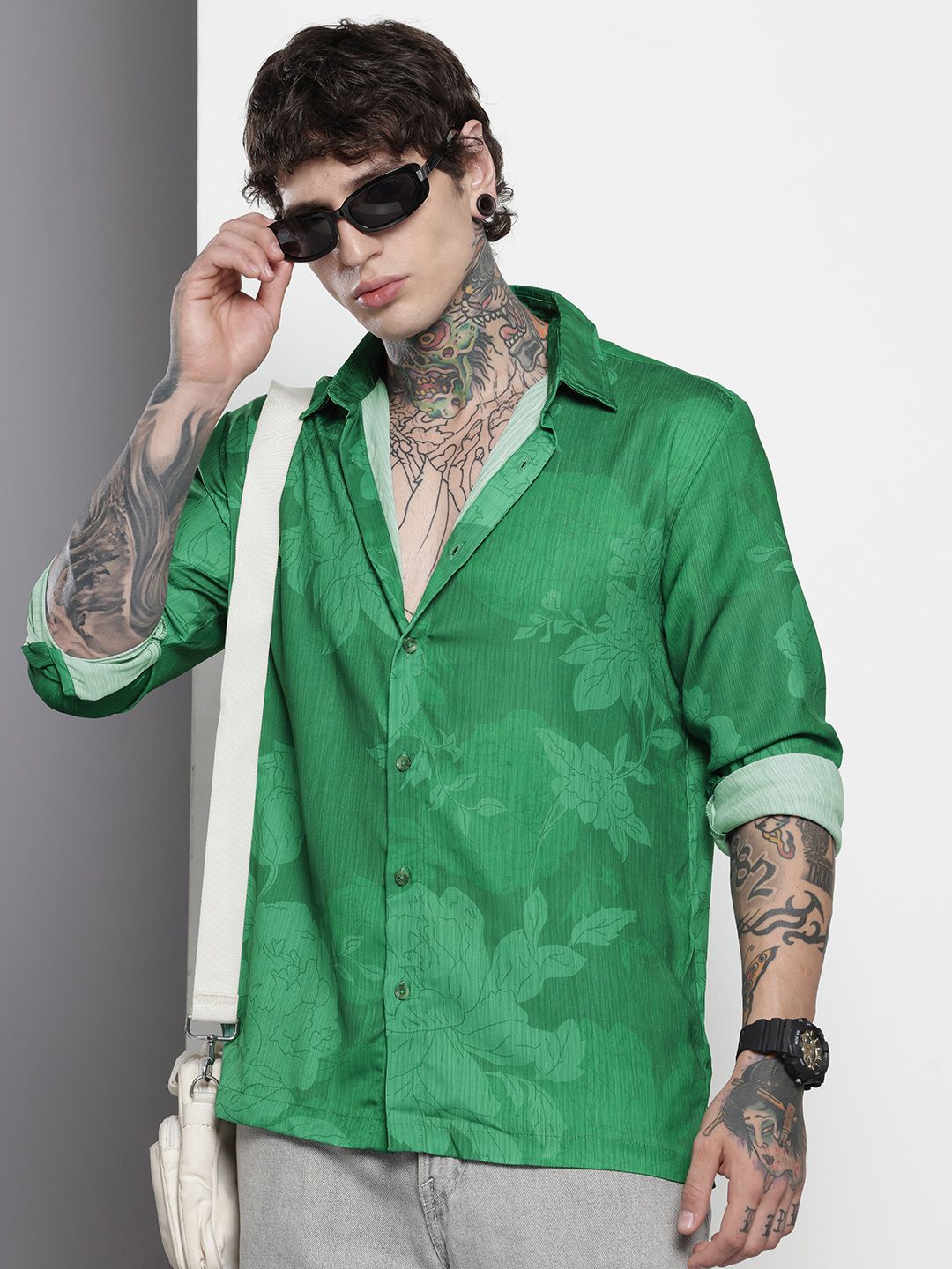 Men's Green Relaxed Fit Floral Printed Resort Wear Shirt