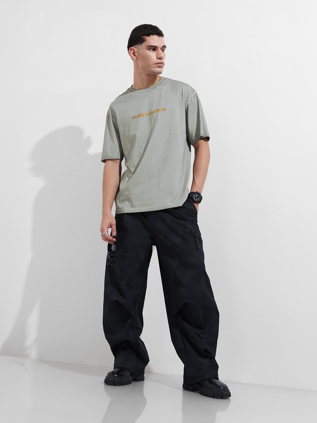 Men's Grey Relaxed Fit Graphic Printed 240 GSM Street Wear T-Shirt