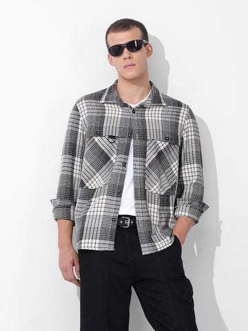 Men's Black Regular Fit Checked Casual Shirt