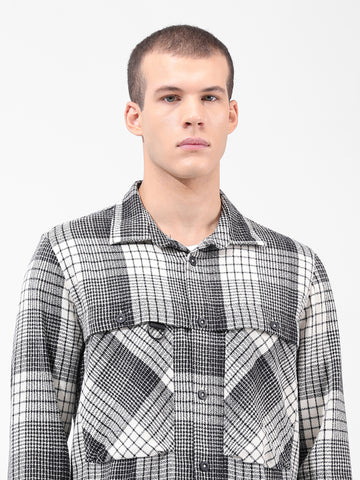 Men's Black Regular Fit Checked Casual Shirt