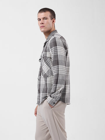 Men's Black Regular Fit Checked Casual Shirt