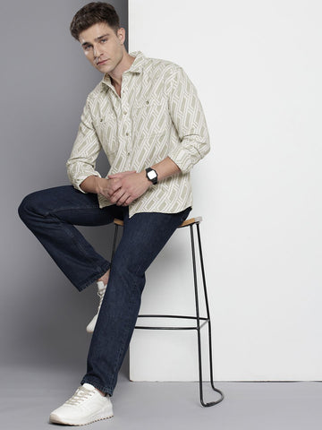 Men's Green Relaxed Fit Textured Casual Shirt