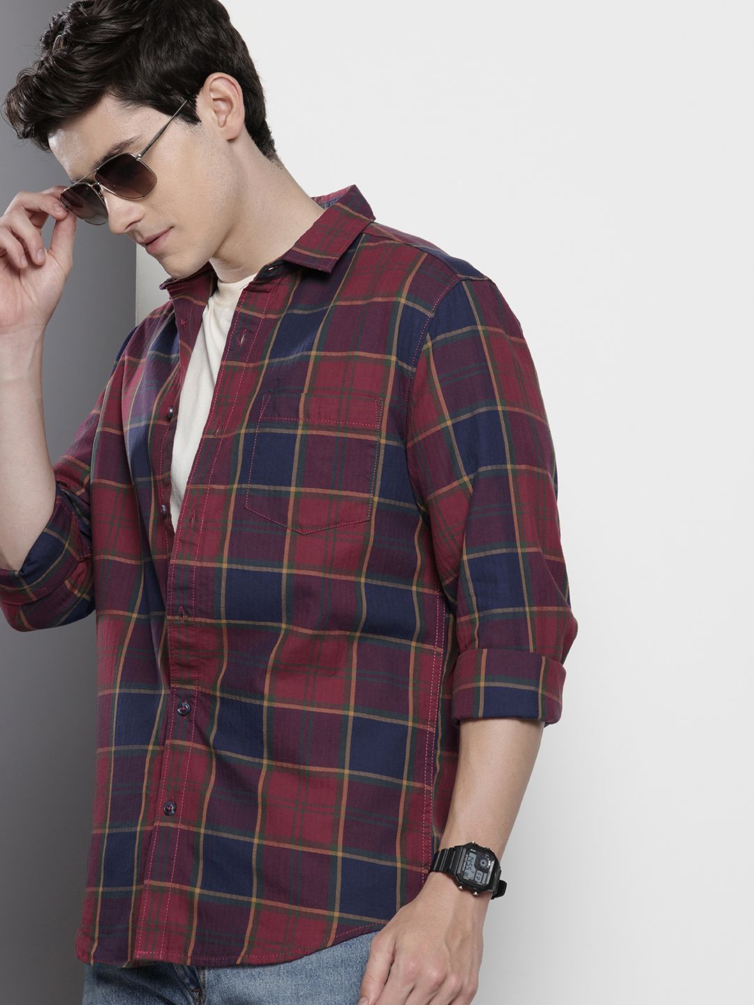 Men's Red Slim Fit Checked Casual Shirt