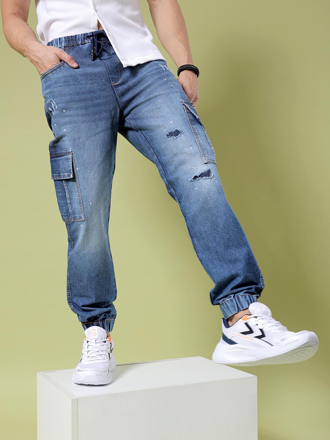 Shop Men Regular Fit Jeans Online.