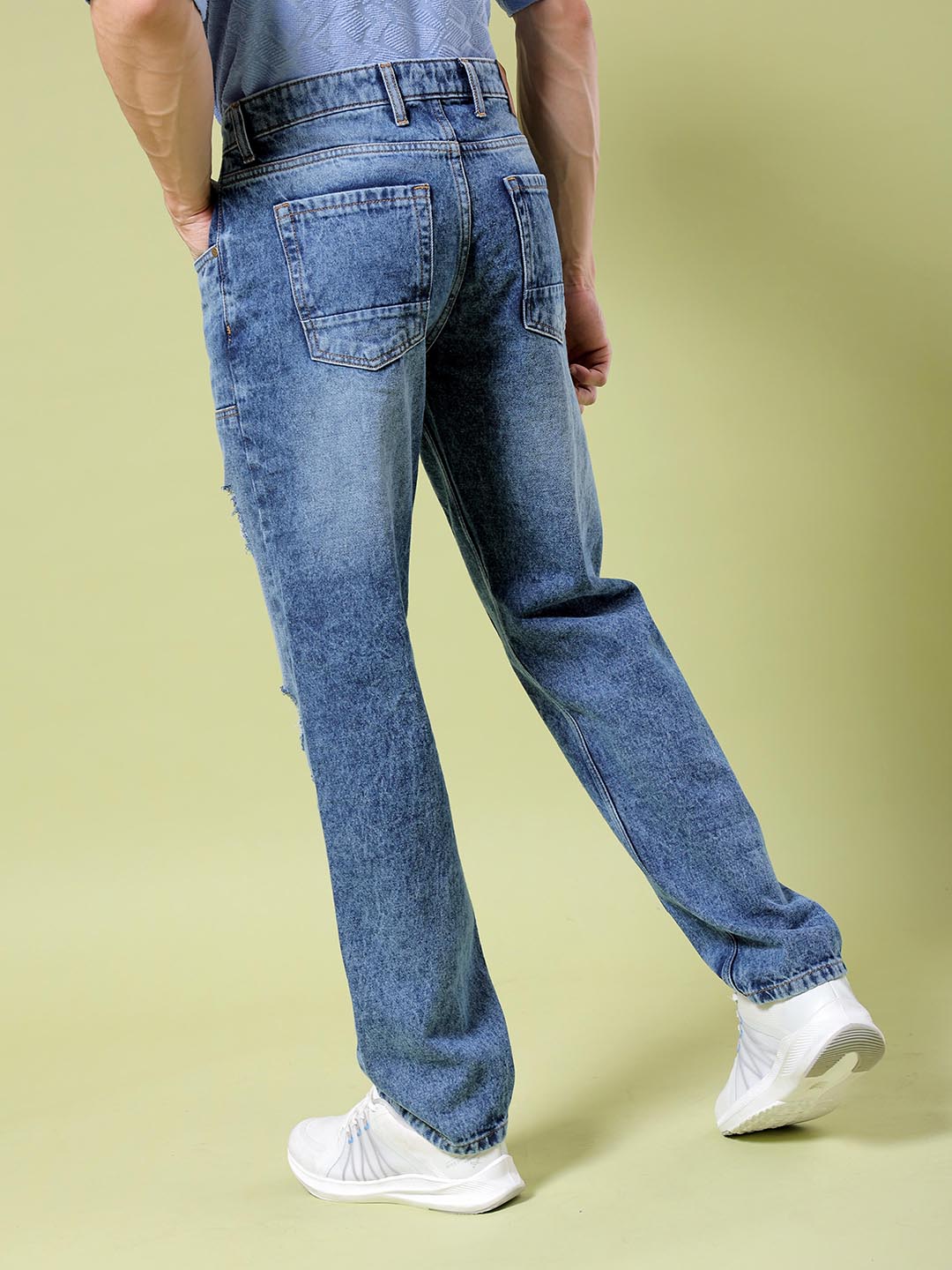 Shop Men Straight Fit Jeans Online.