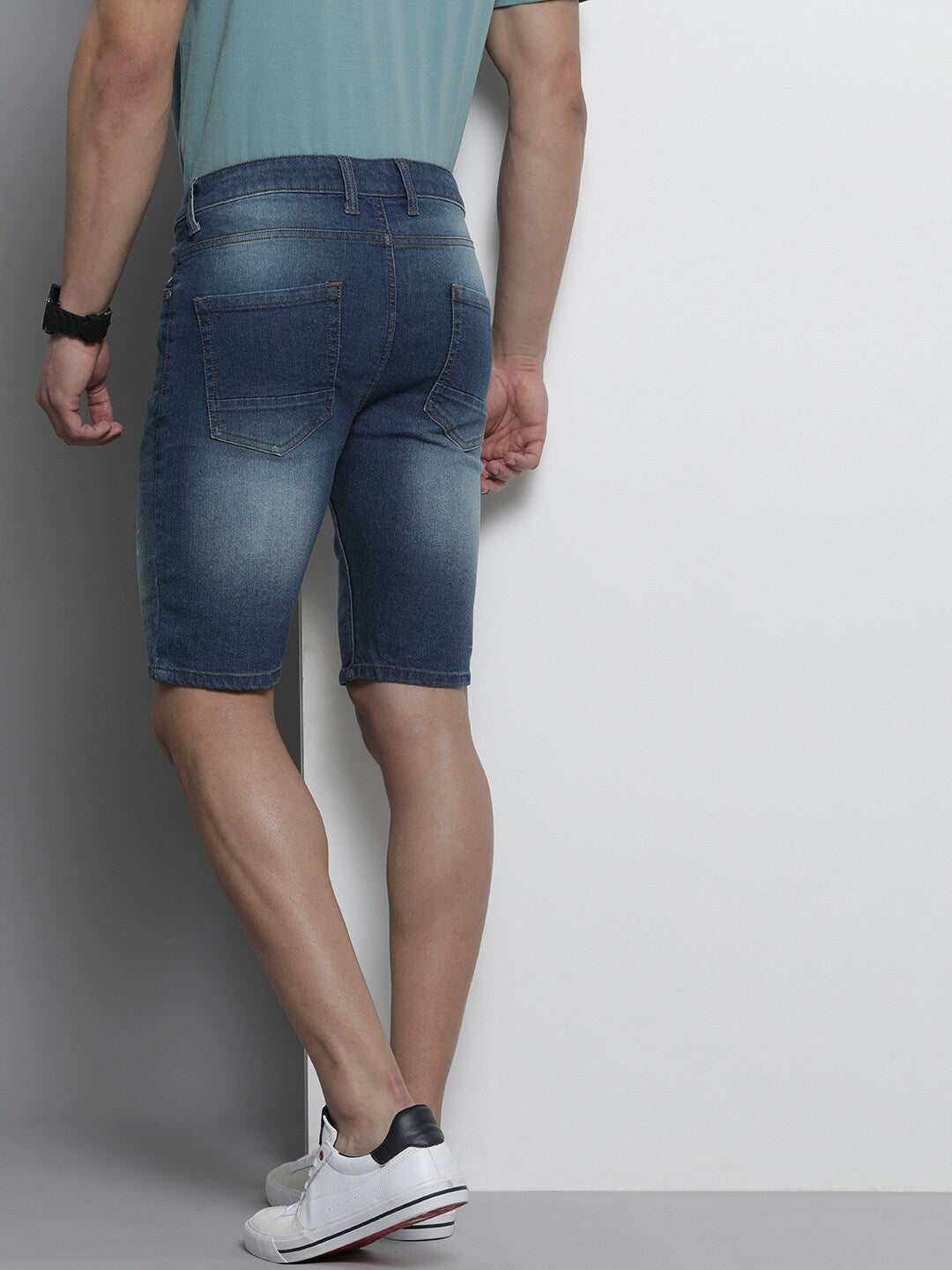 Shop The Indian Garage Co Men Blue Printed Slim Fit Denim Shorts Online.