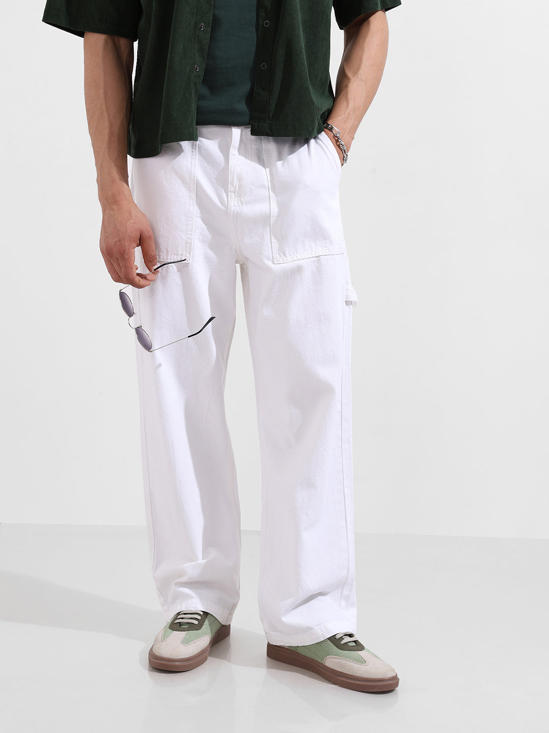Men's White Relaxed Fit Solid Casual Jeans