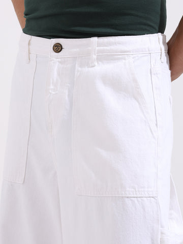 Men's White Relaxed Fit Solid Casual Jeans