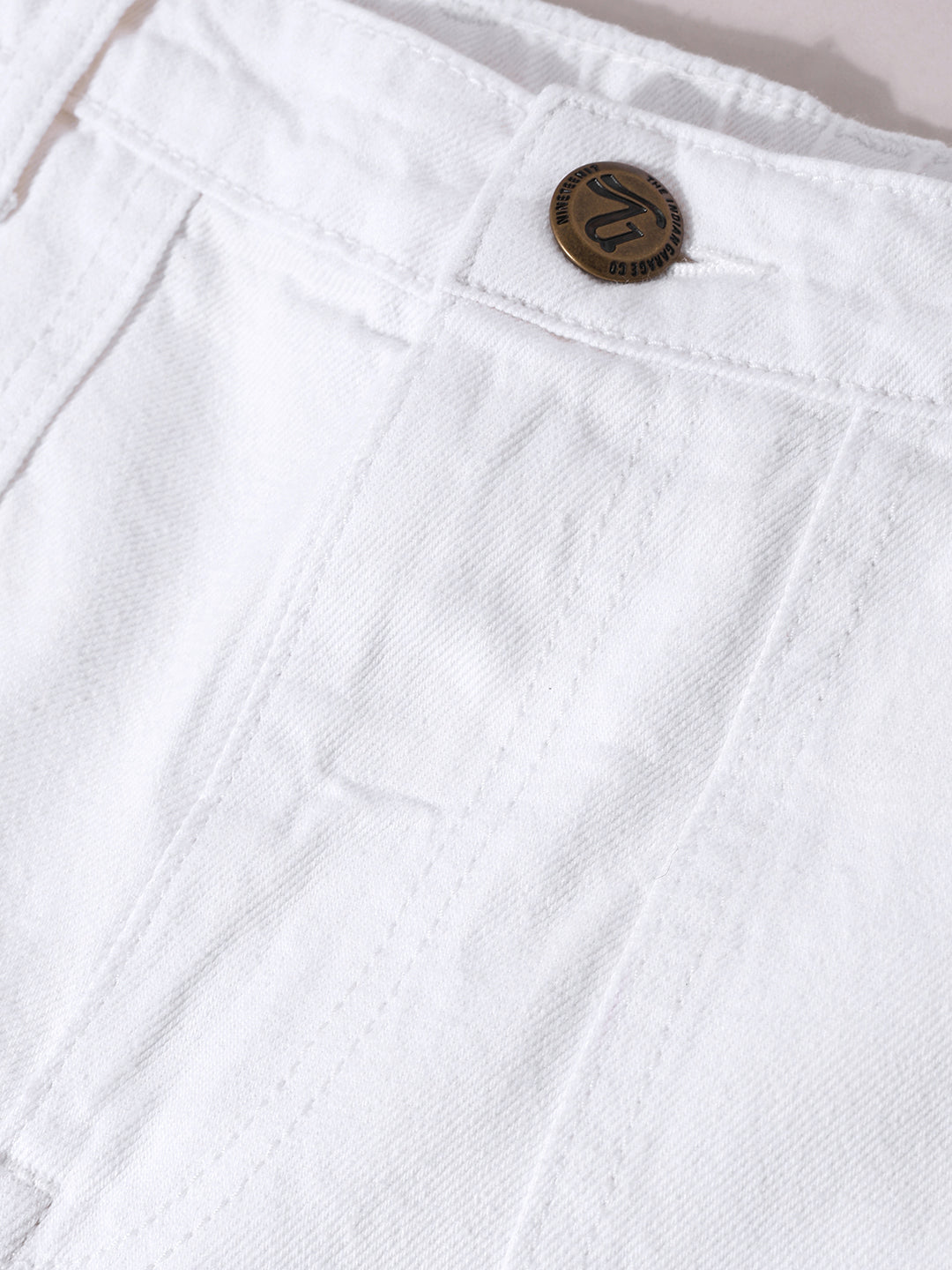 Men's White Relaxed Fit Solid Casual Jeans