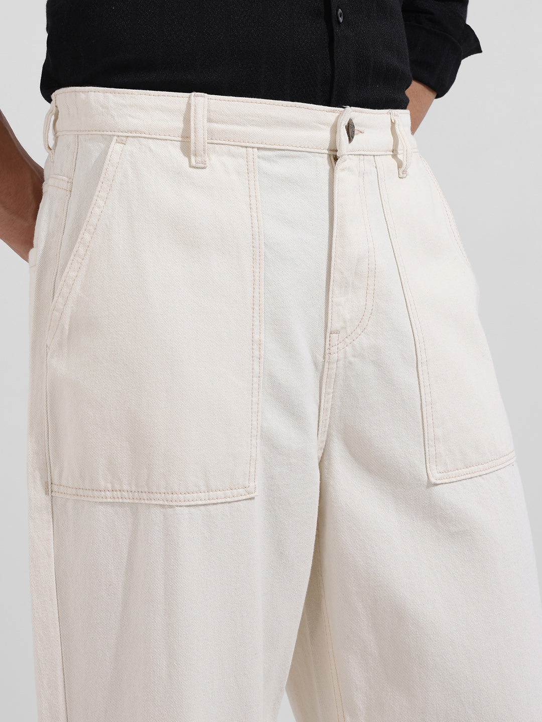 Men's White Relaxed Fit Solid Casual Jeans