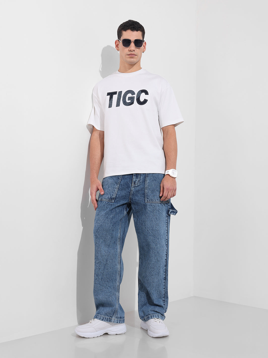 Men's Blue Relaxed Fit Solid Casual Jeans