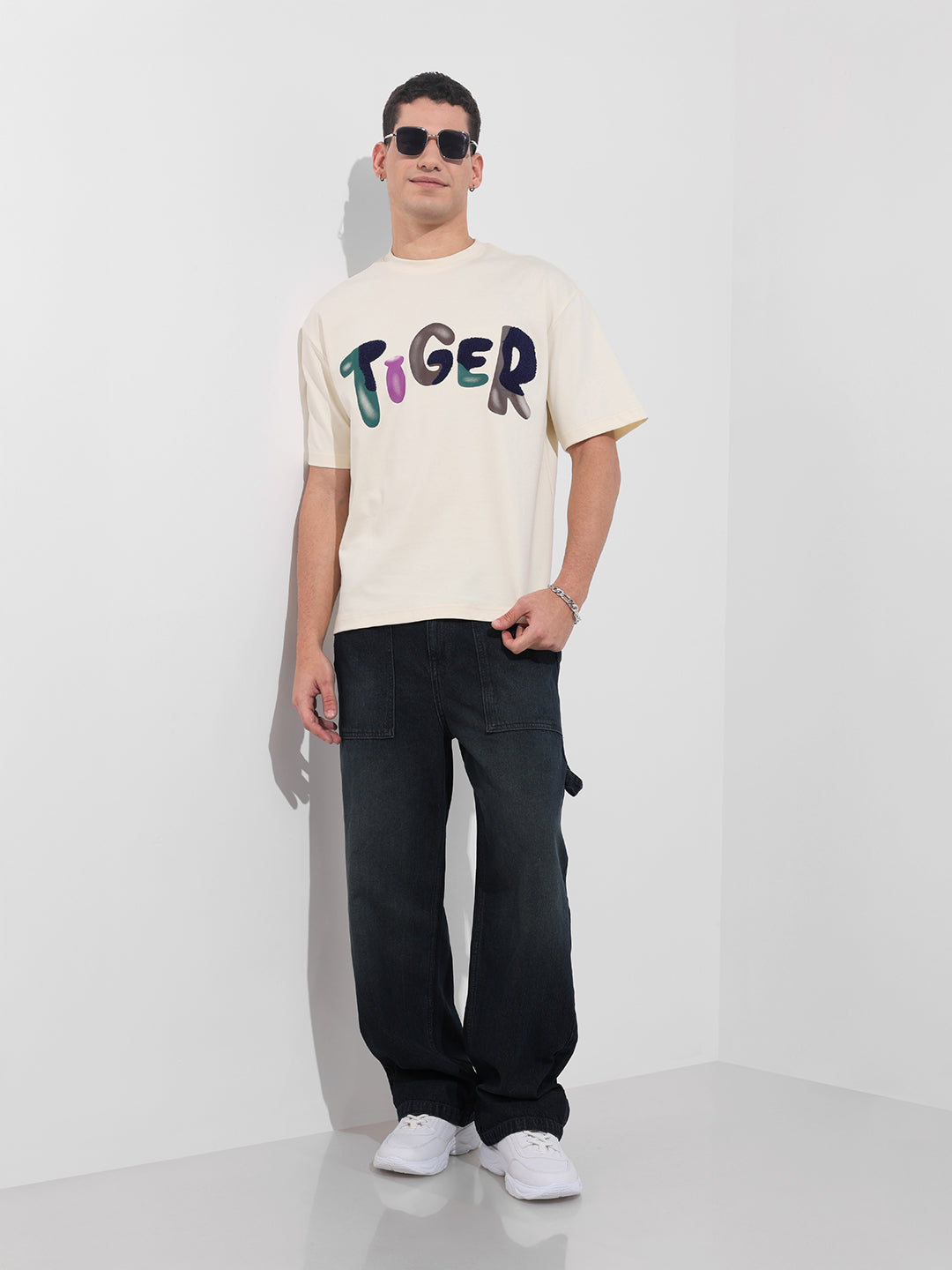 Men's Blue Relaxed Fit Solid Casual Jeans