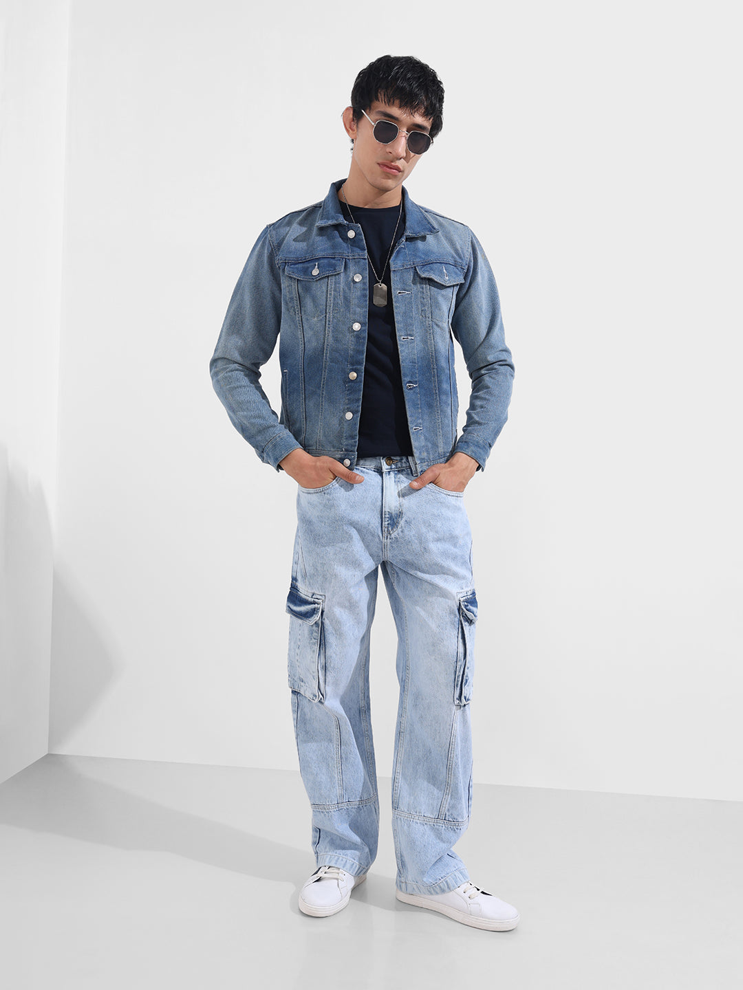Men's Blue Relaxed Fit Solid Casual Jeans