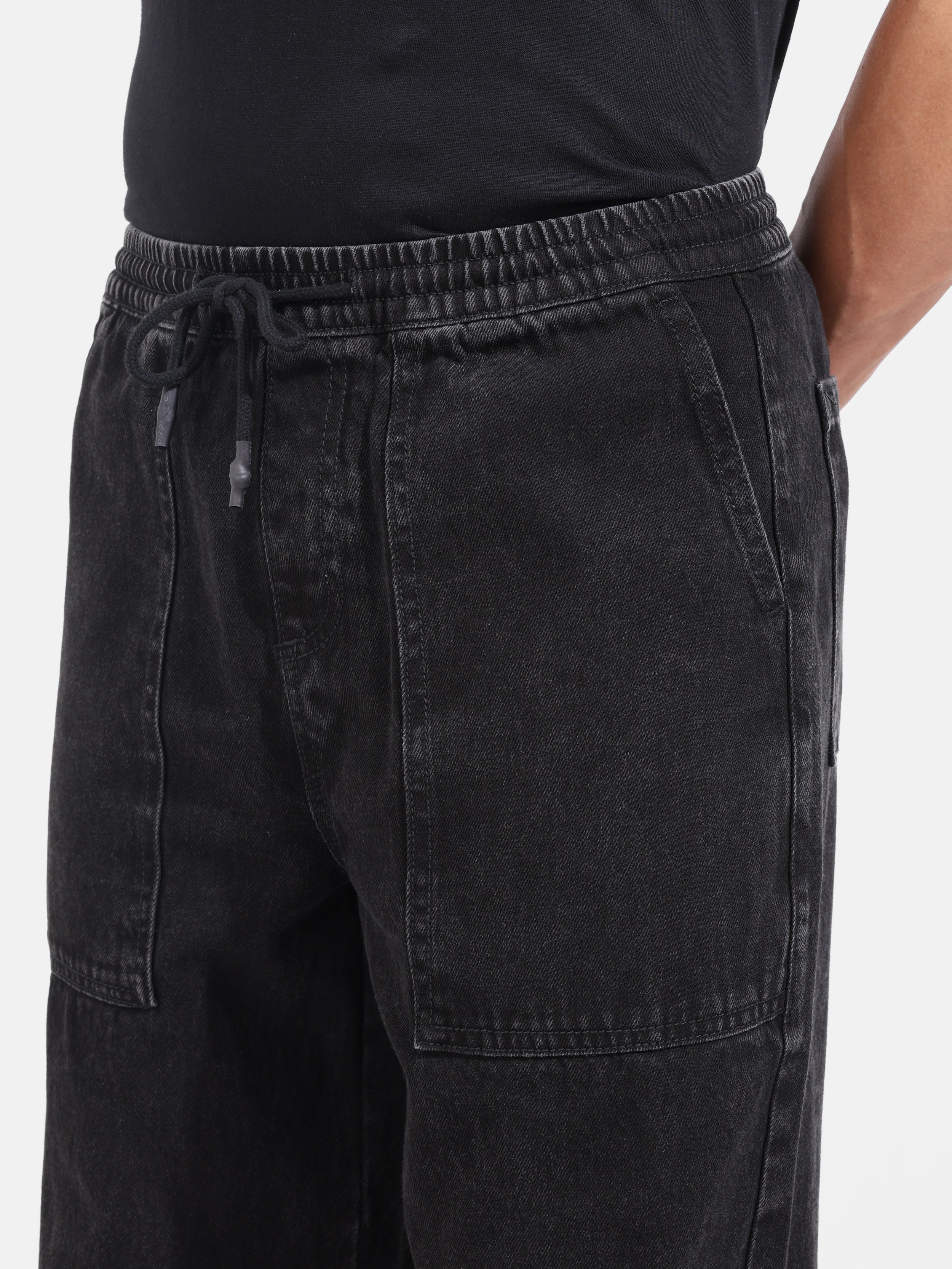 Men's Black Relaxed Fit Solid Casual Jeans