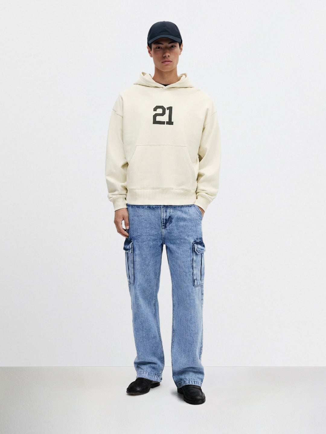 Men's Blue Relaxed Fit Solid Casual Jeans