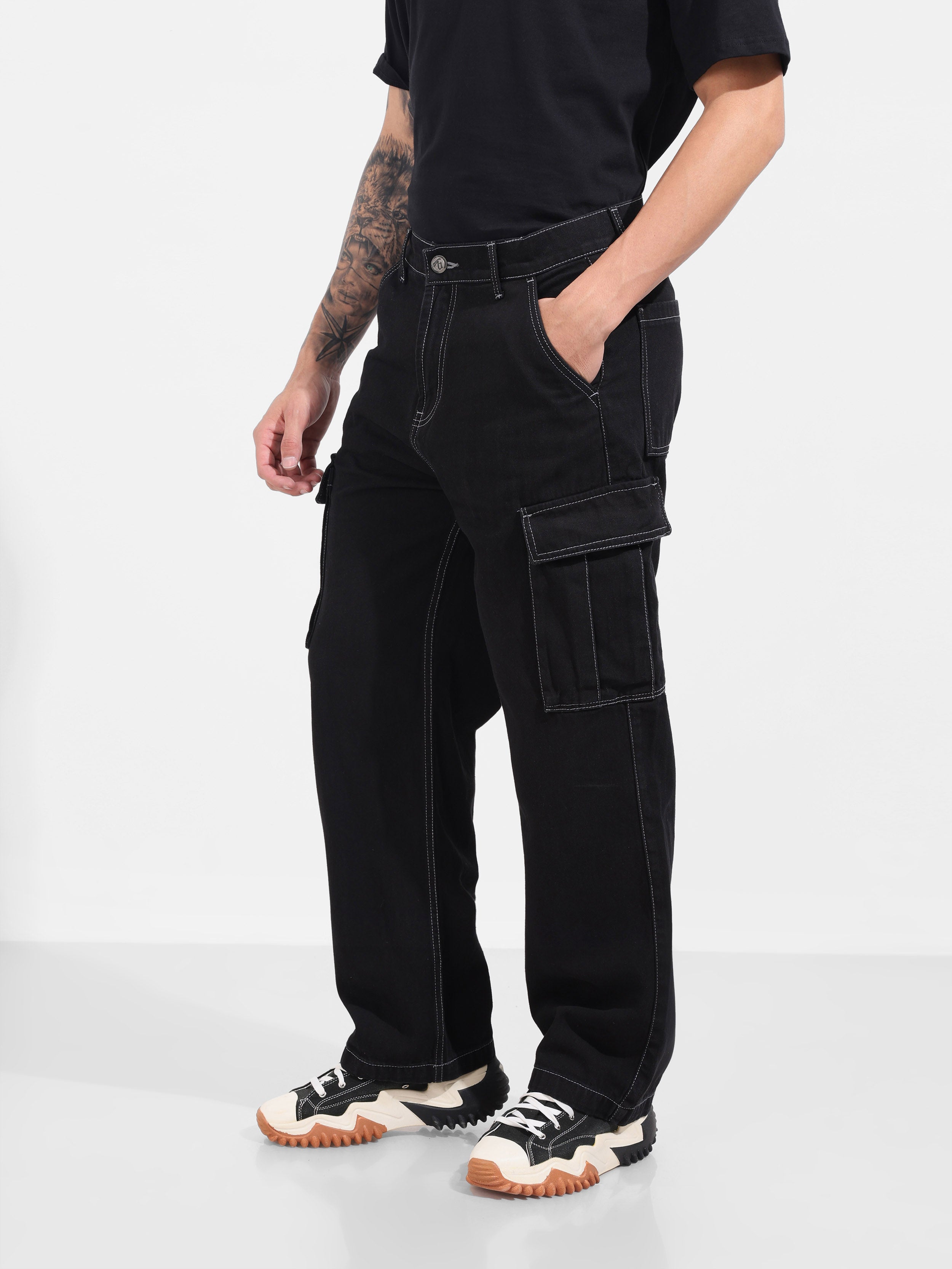 Men's Black Relaxed Fit Solid Casual Jeans