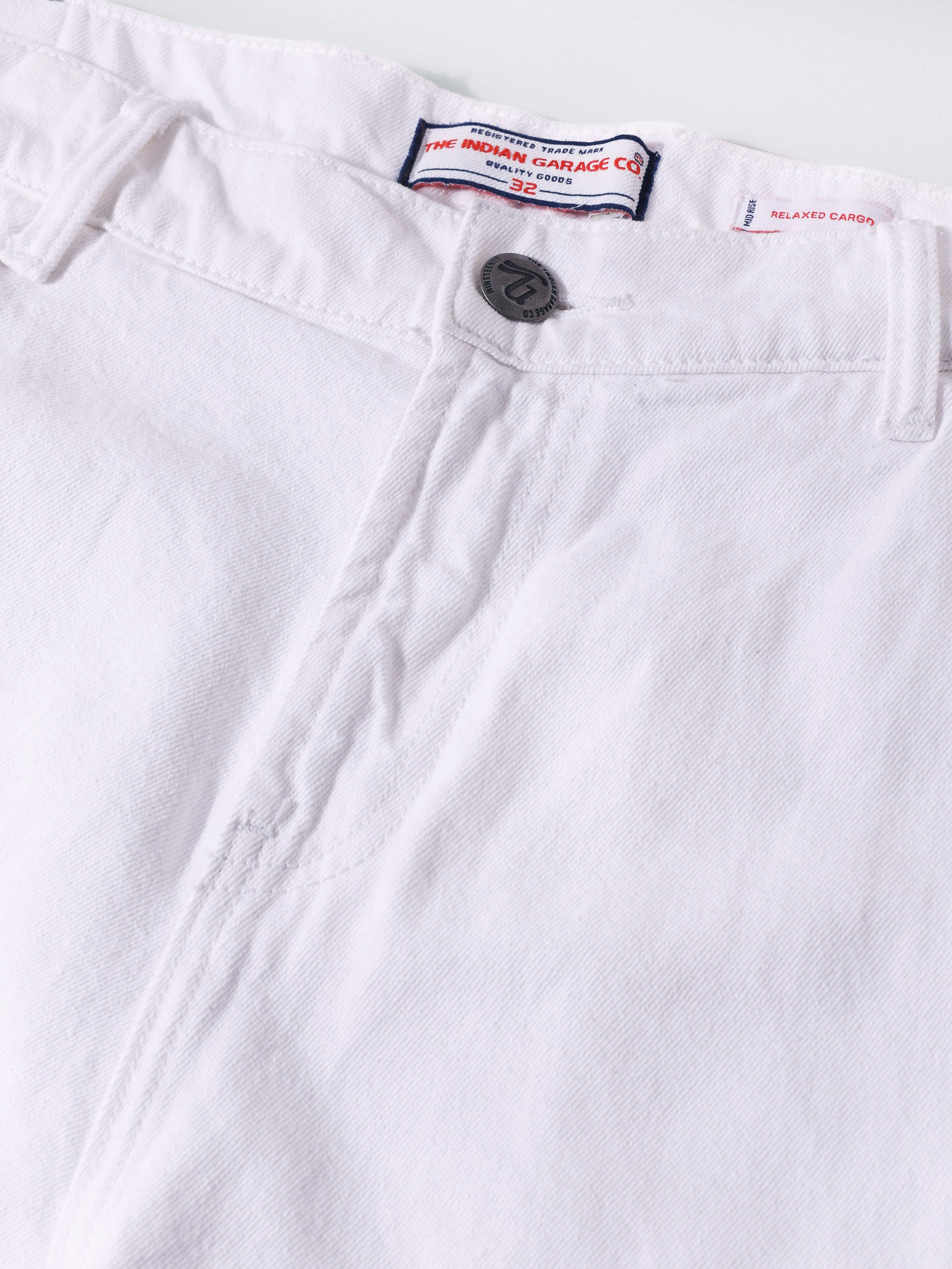 Men's White Relaxed Fit Solid Casual Jeans