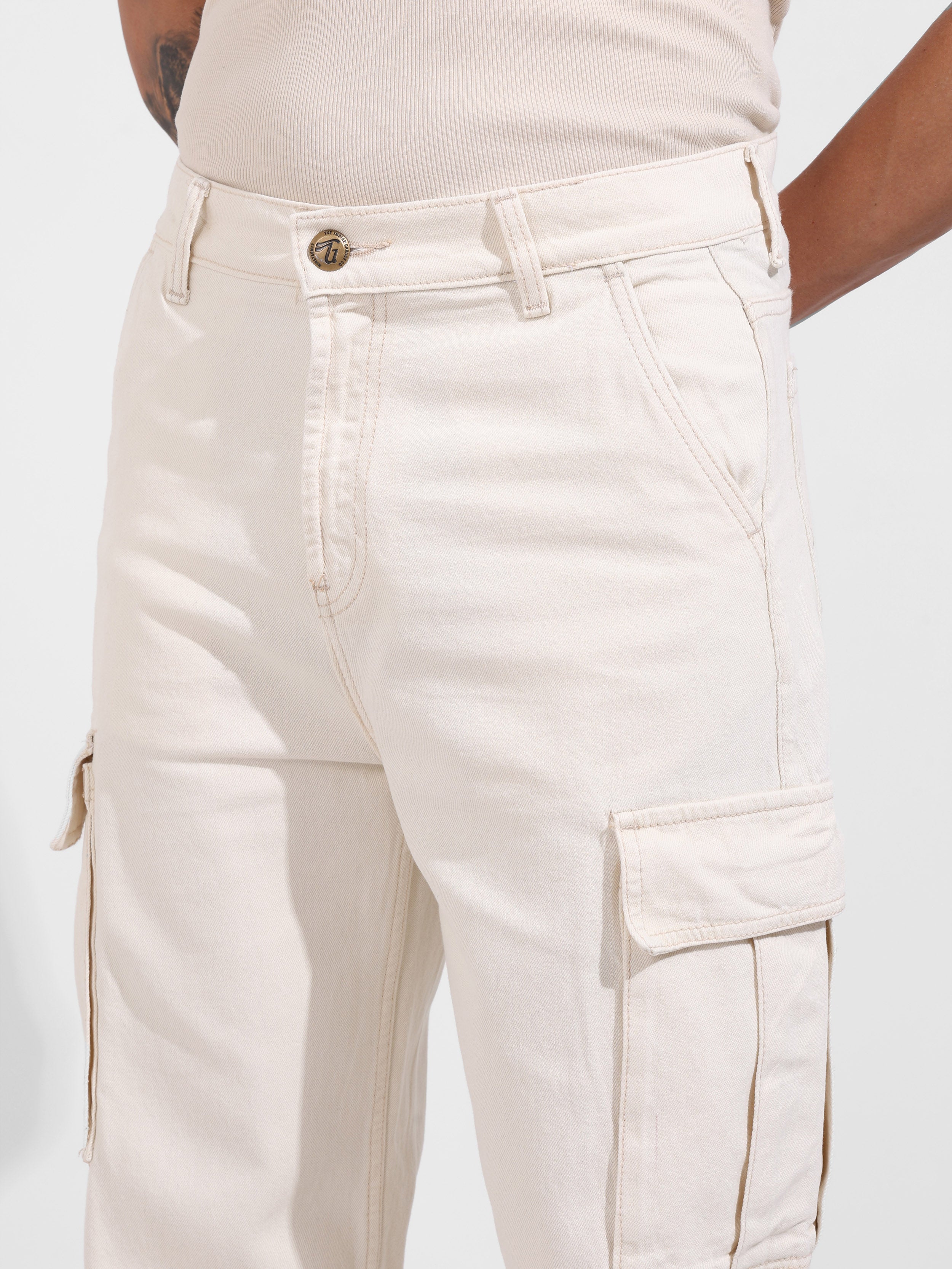 Men's White Relaxed Fit Solid Casual Jeans