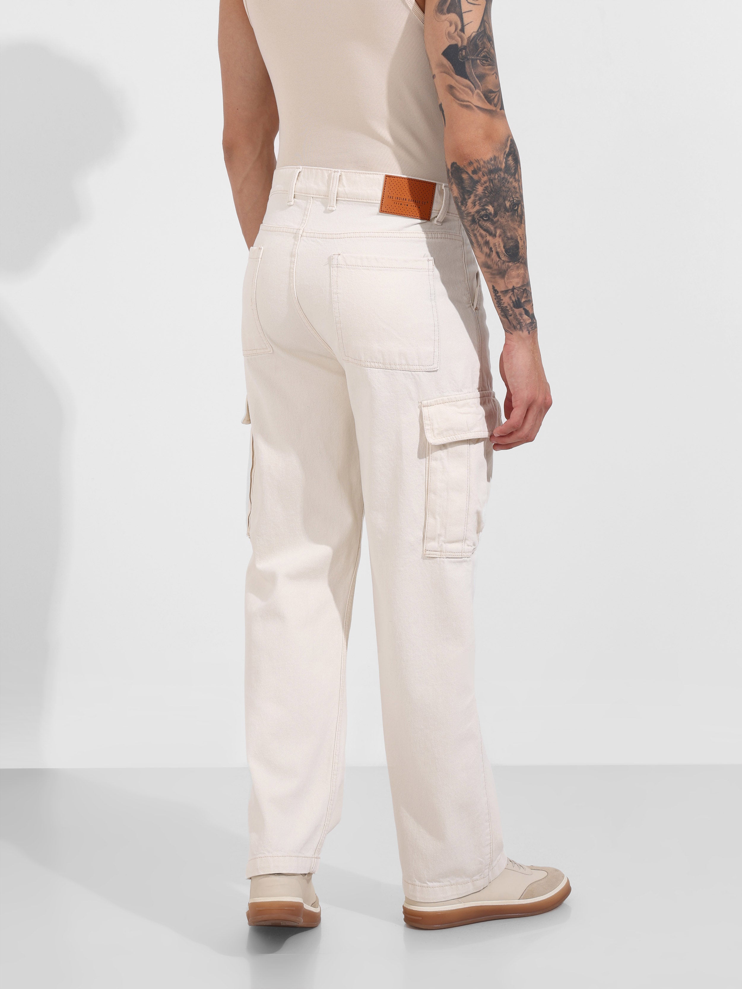 Men's White Relaxed Fit Solid Casual Jeans