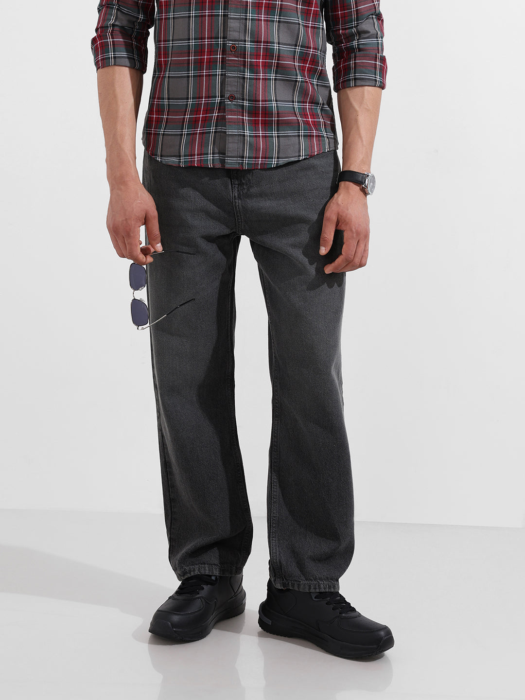 Men's Grey Relaxed Fit Solid Casual Jeans