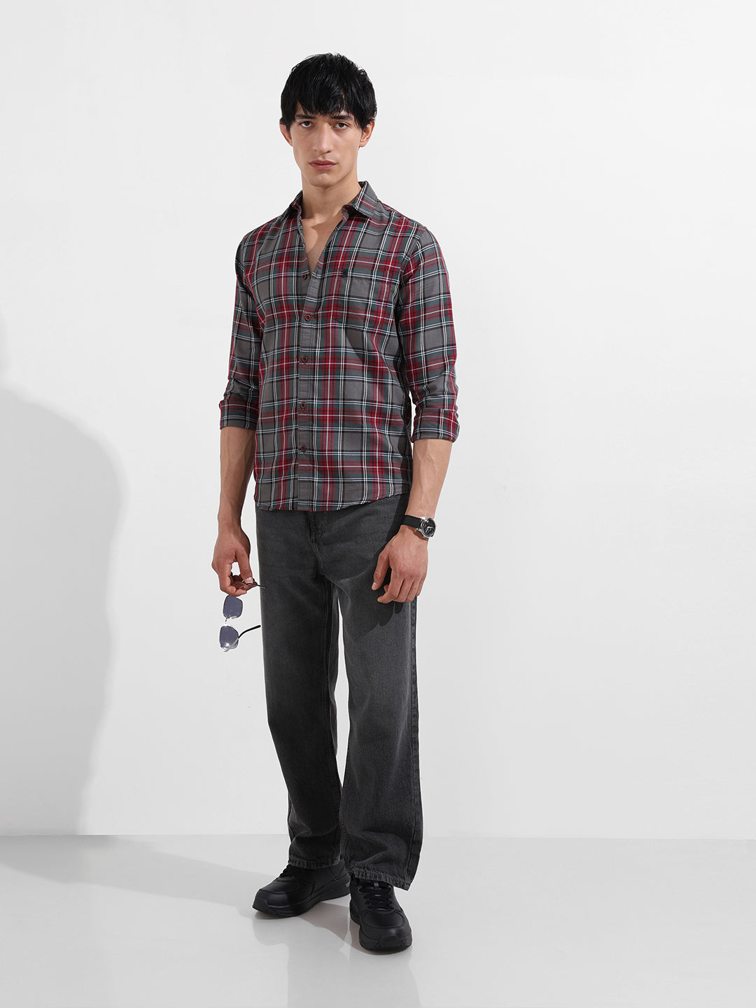 Men's Grey Relaxed Fit Solid Casual Jeans