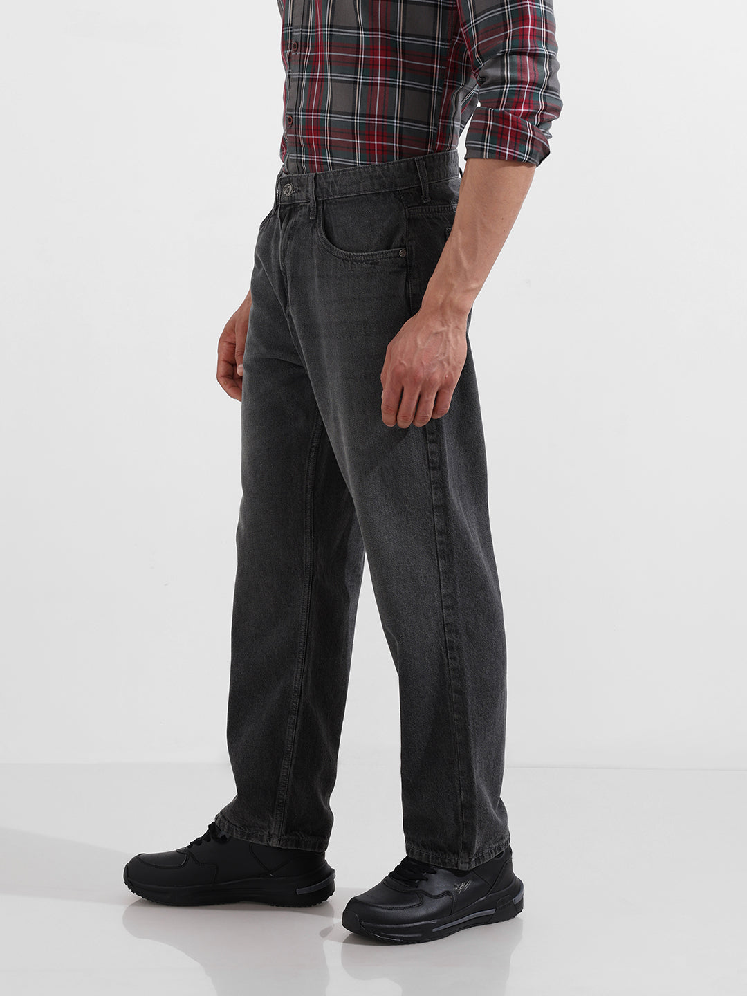 Men's Grey Relaxed Fit Solid Casual Jeans