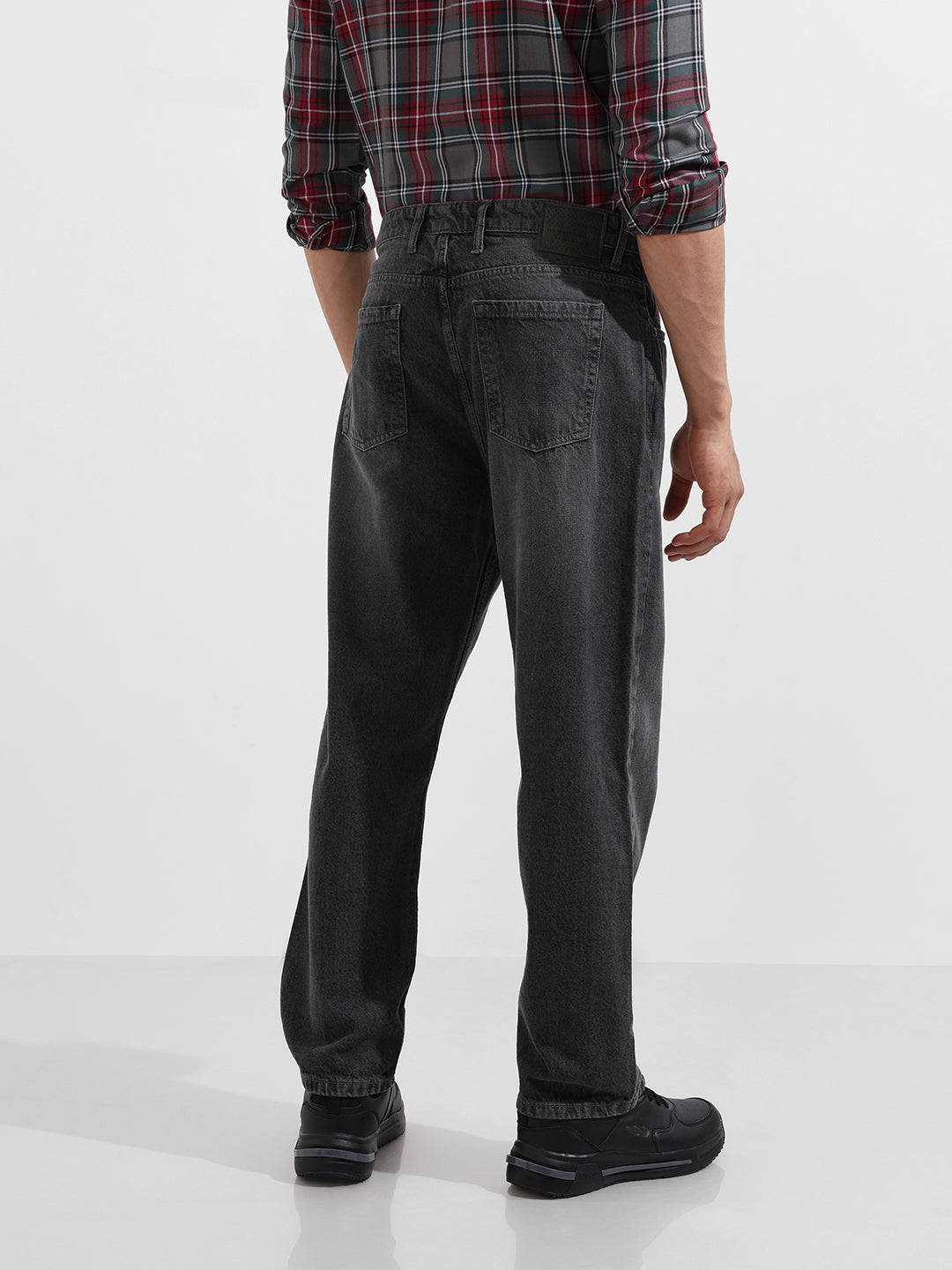 Men's Grey Relaxed Fit Solid Casual Jeans