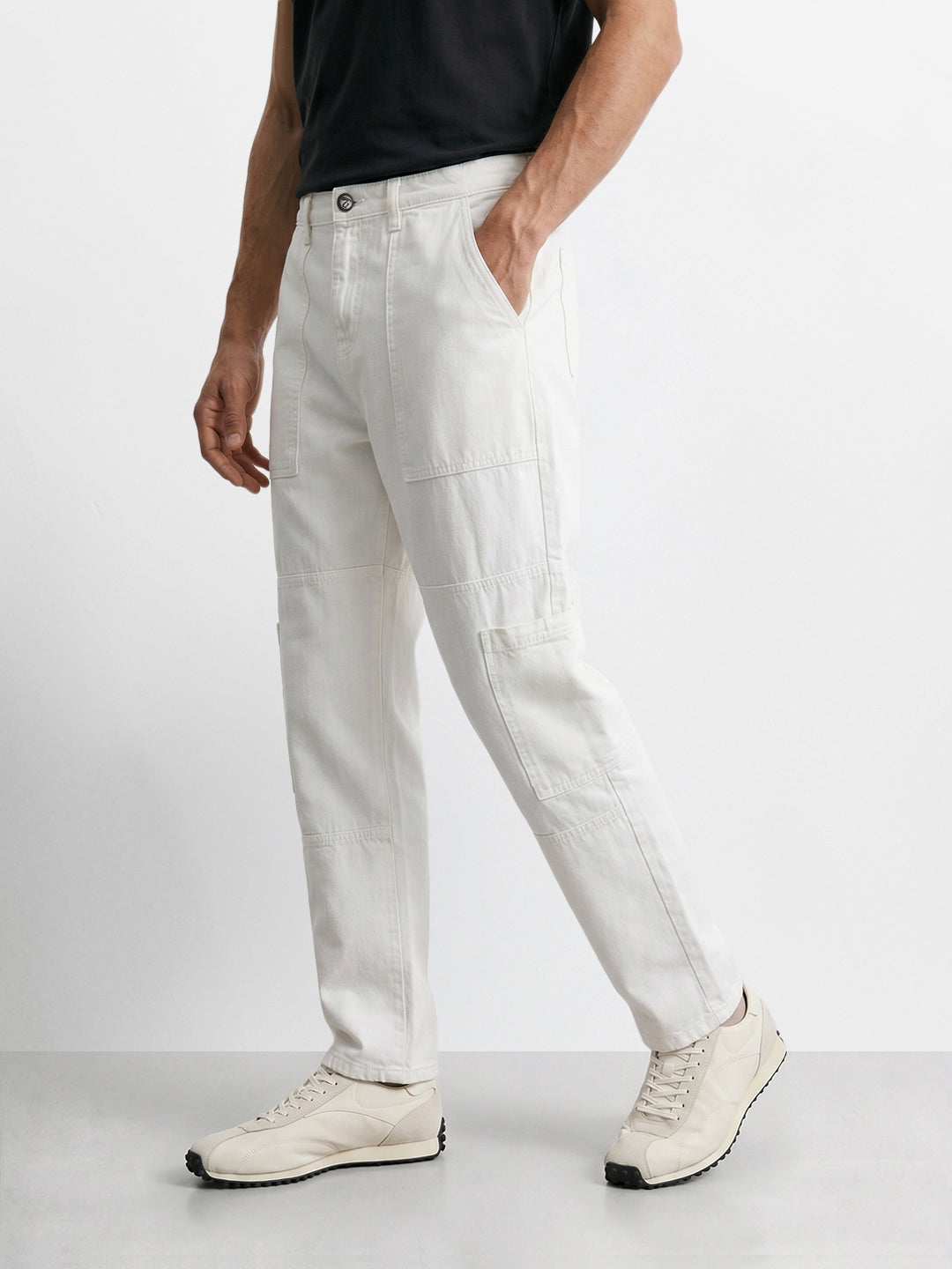 Men's White Regular Tapered Fit Solid Casual Jeans