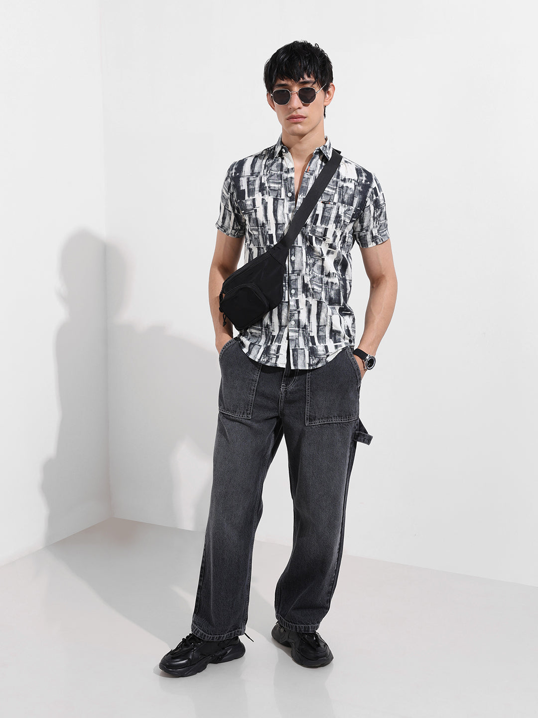 Men's Grey Loose Fit Solid Casual Jeans