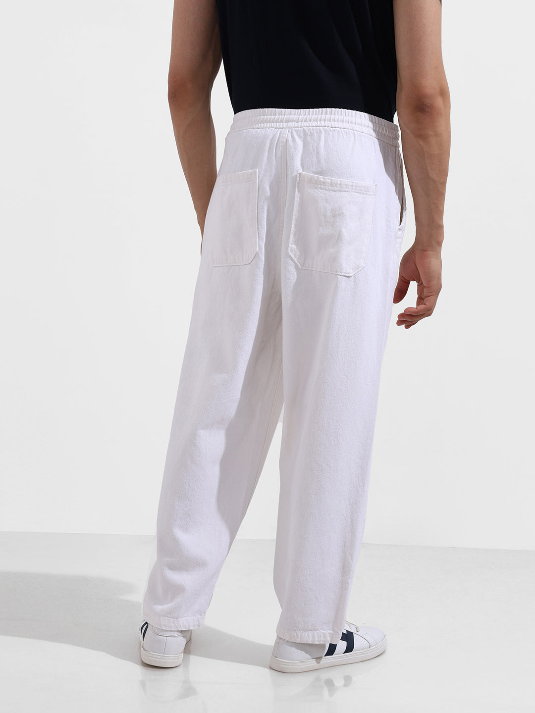 Men's White Loose Fit Solid Casual Jeans