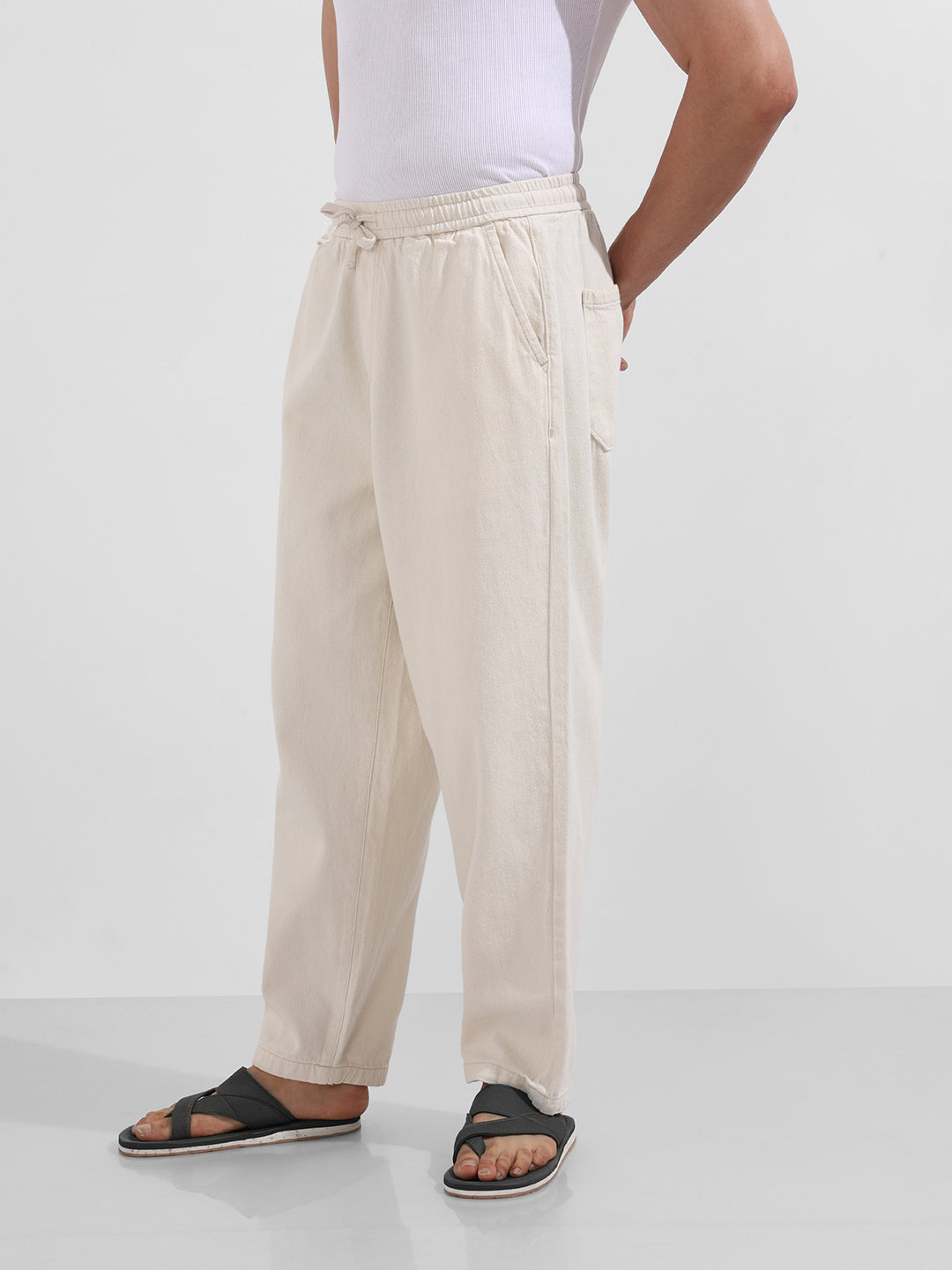 Men's White Loose Fit Solid Casual Jeans