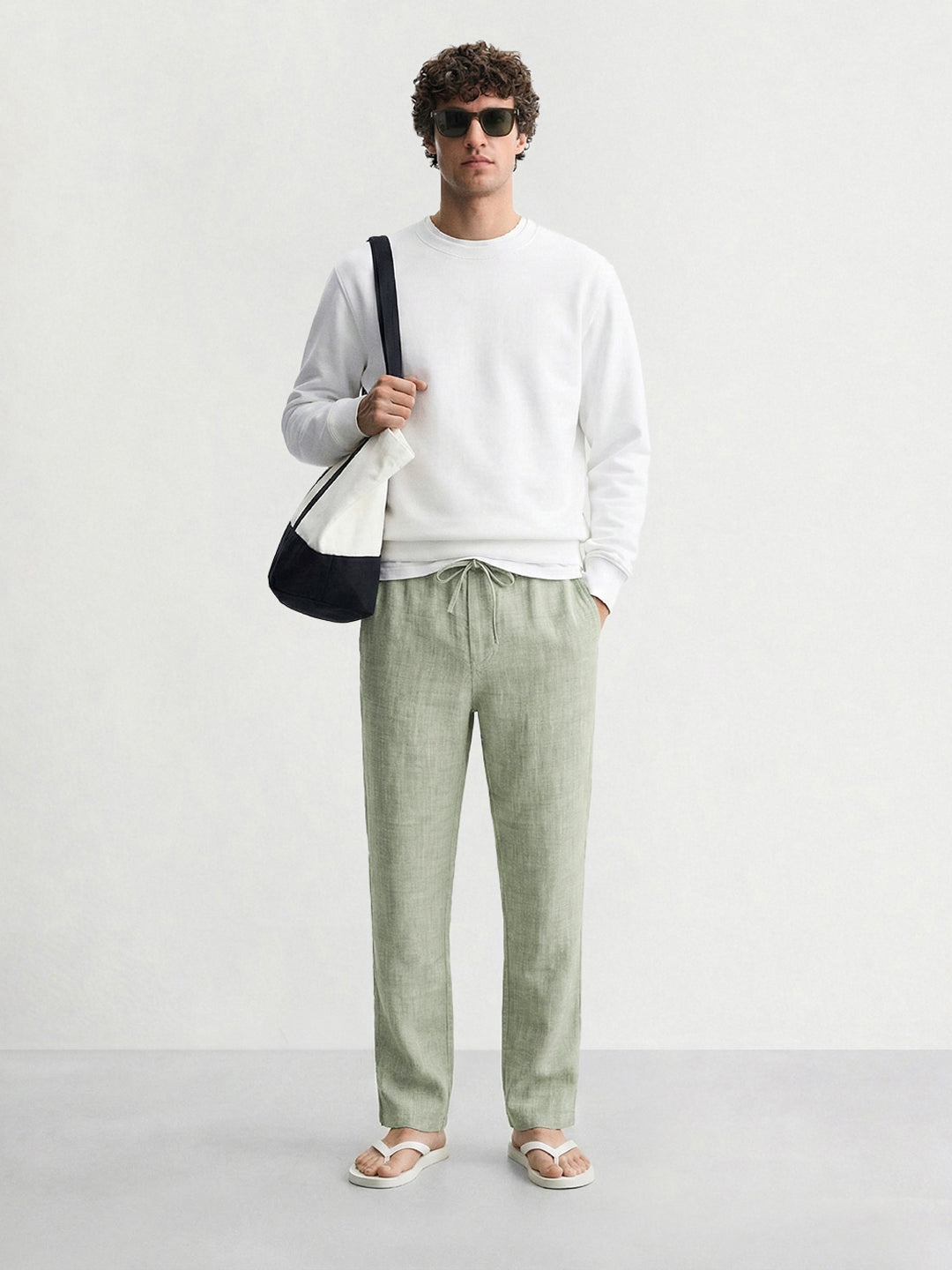 Men's Green Relaxed Fit Solid Casual Trousers