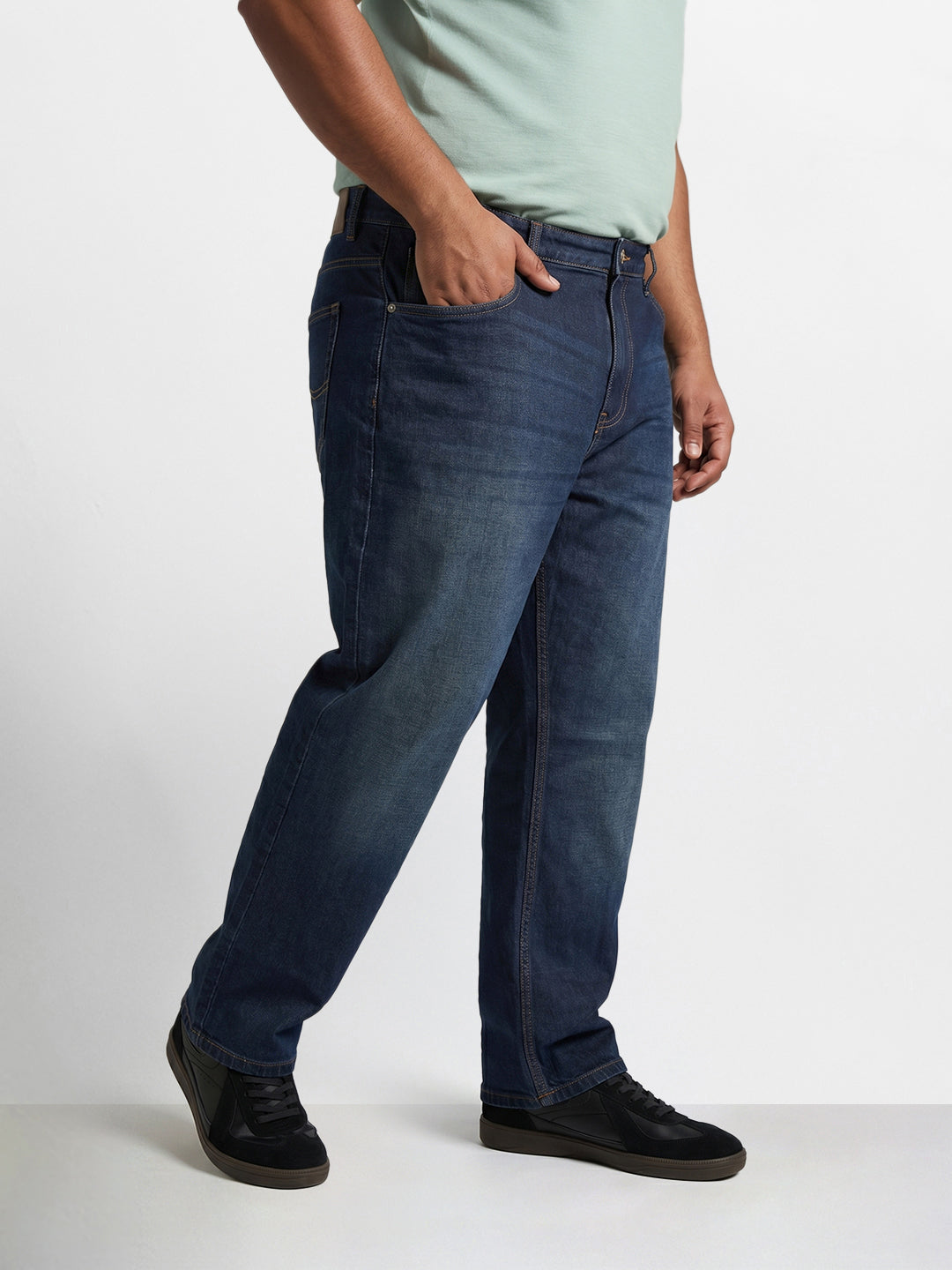Men's Blue Relaxed Fit Solid Casual Jeans