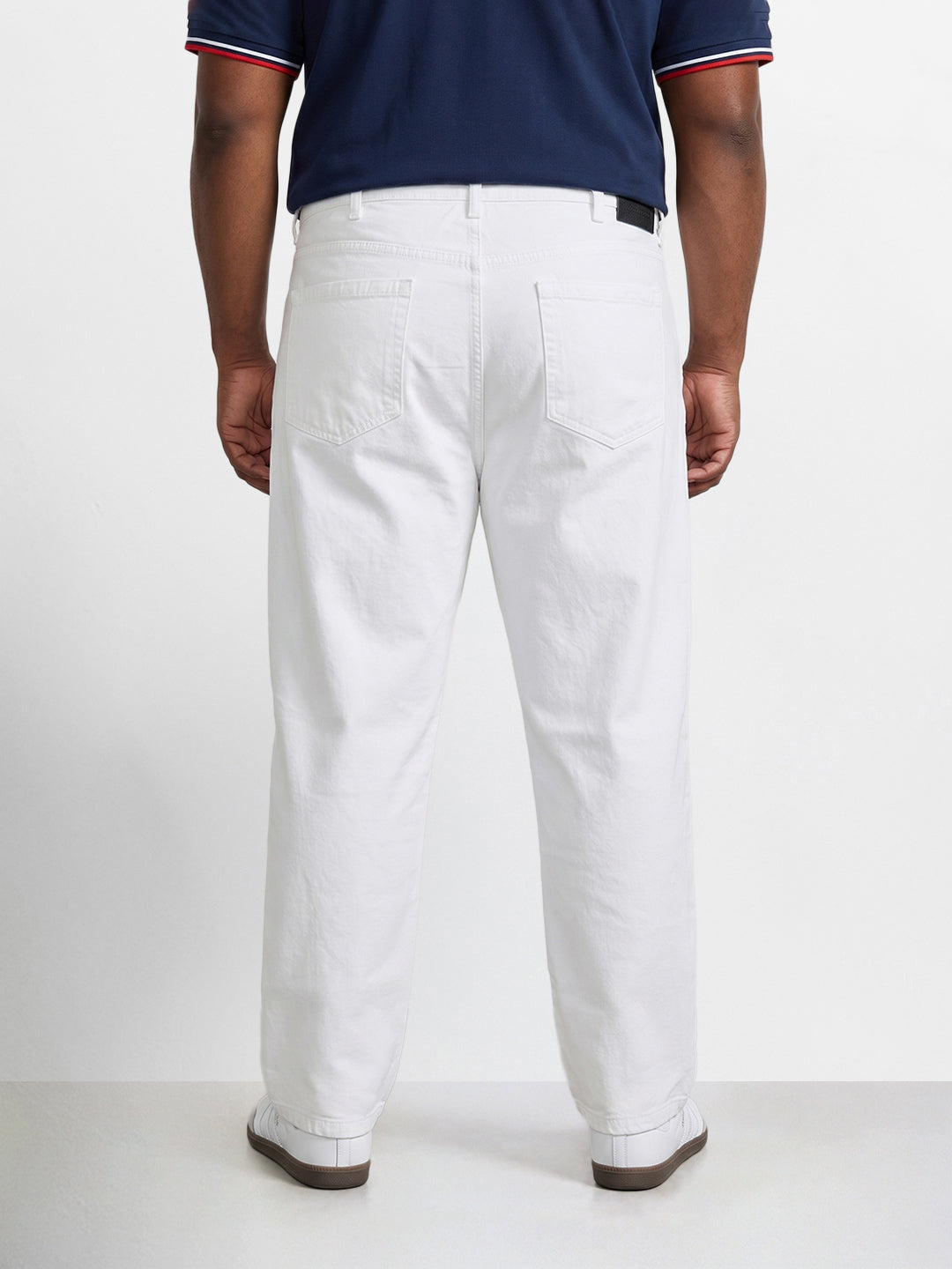 Men's White Relaxed Fit Solid Casual Jeans