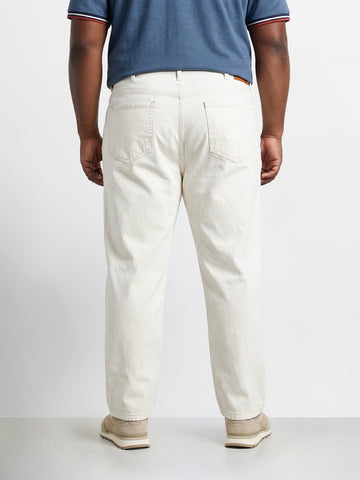 Men's White Relaxed Fit Solid Casual Jeans