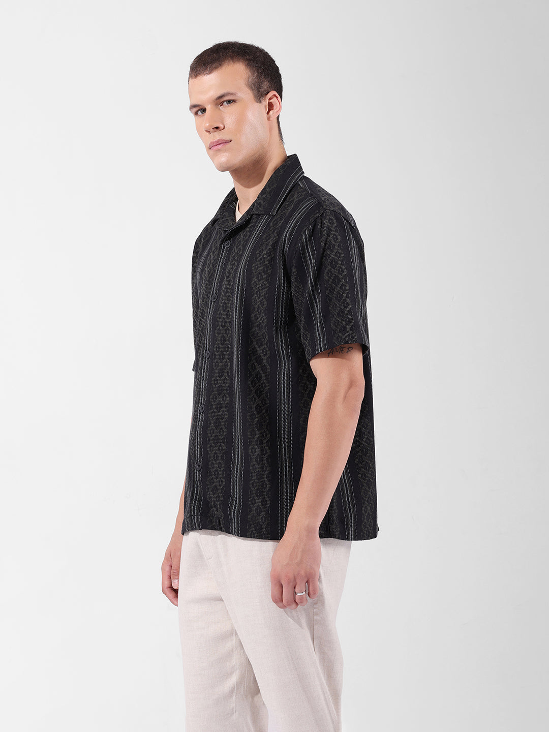Men's Black Relaxed Fit Striped Resort Wear Shirt
