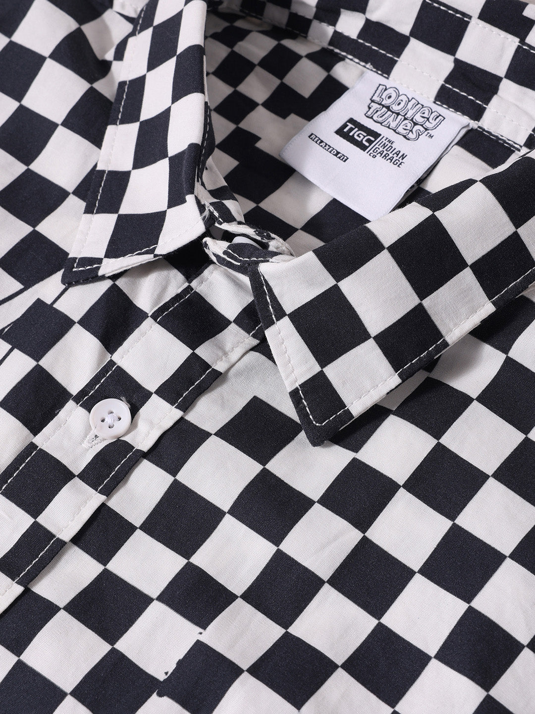 Men's Black Relaxed Fit  Loony Tunes Character Shirt