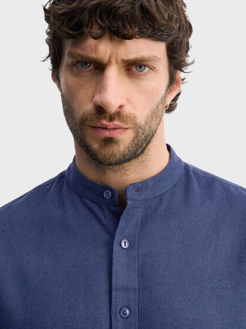 Men's Navy Blue Relaxed Fit Solid Casual Shirt