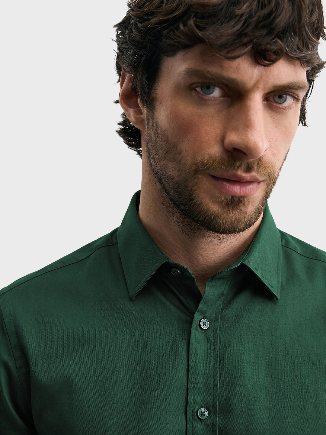Men's Green Slim Fit Solid Casual Shirt