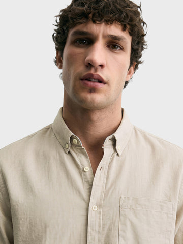 Men's Beige Slim Fit Solid Casual Shirt