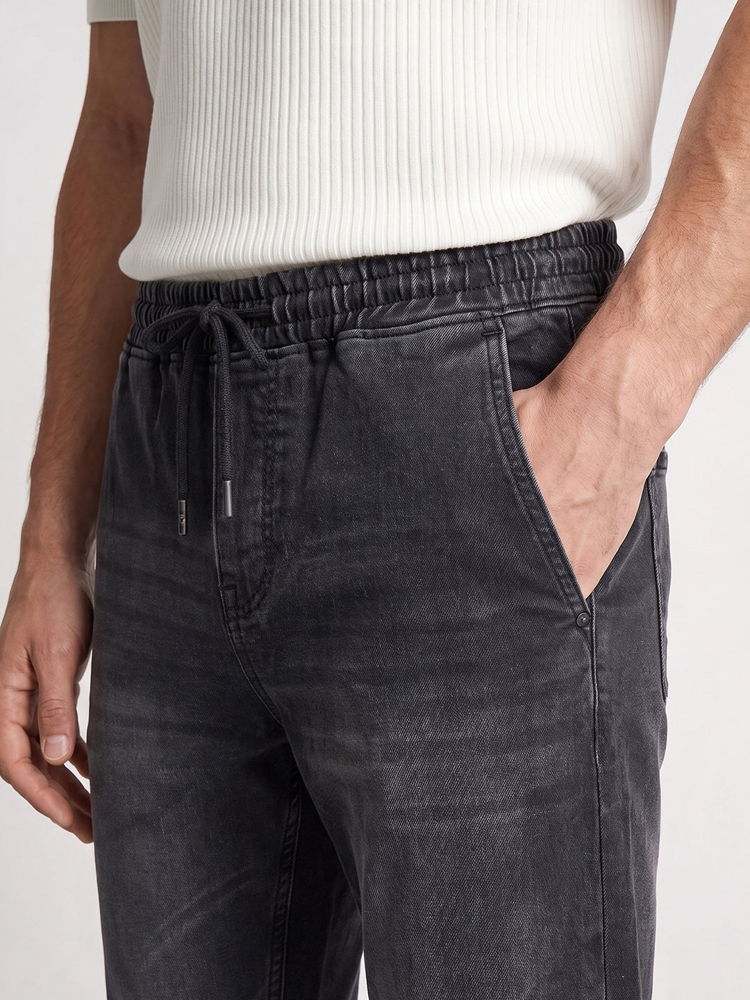 Men's Grey Slim Fit Solid Casual Jeans