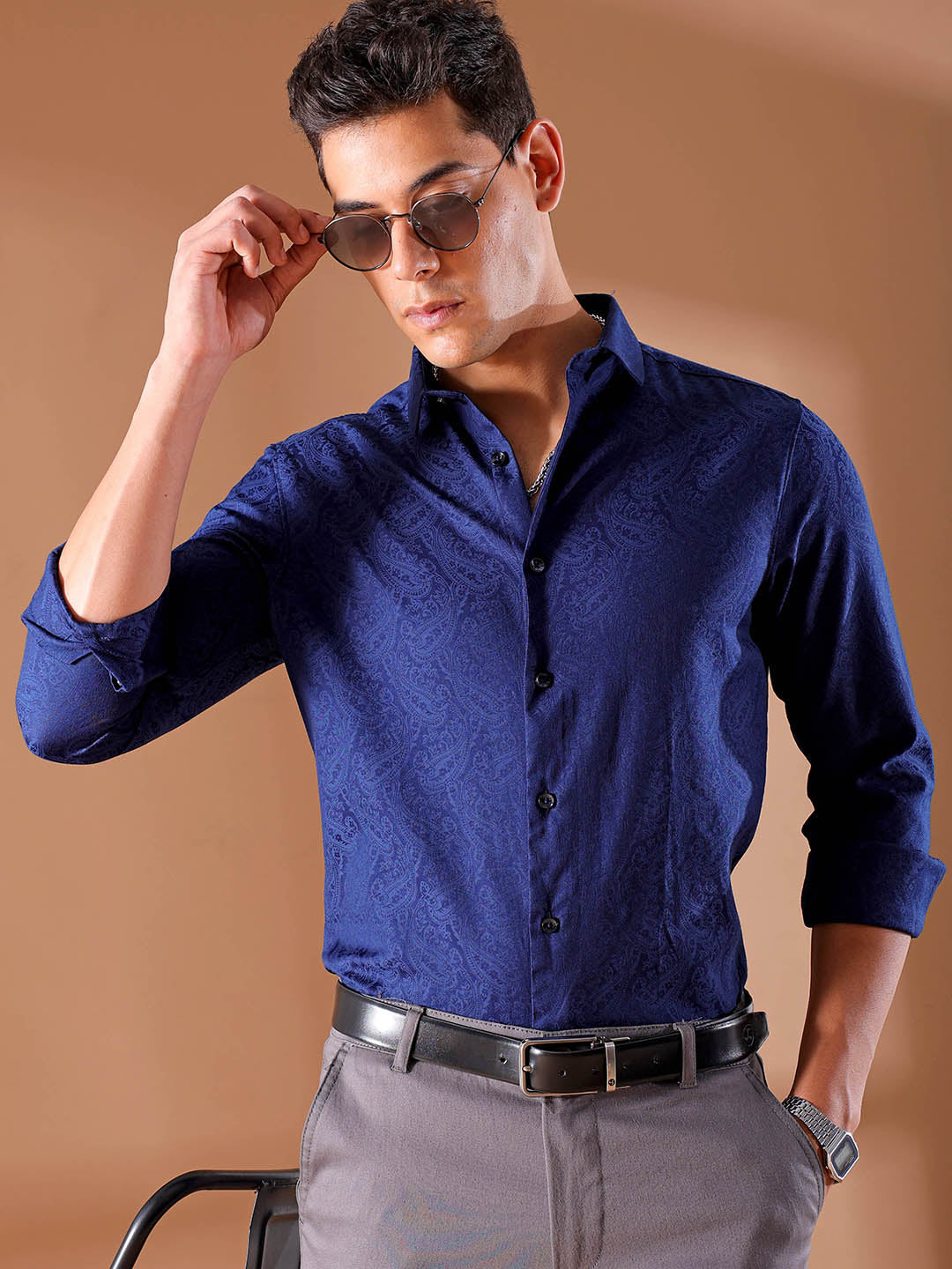 Shop Men's Navy Blue Slim Fit Solid Party Shirt Online.