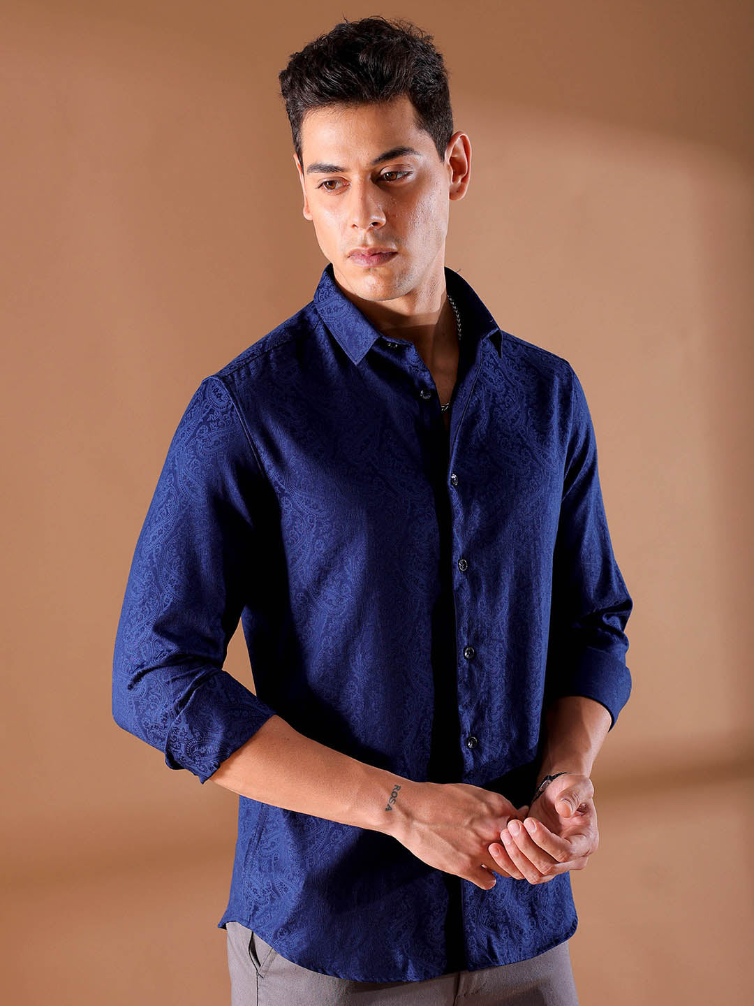 Shop Men's Navy Blue Slim Fit Solid Party Shirt Online.