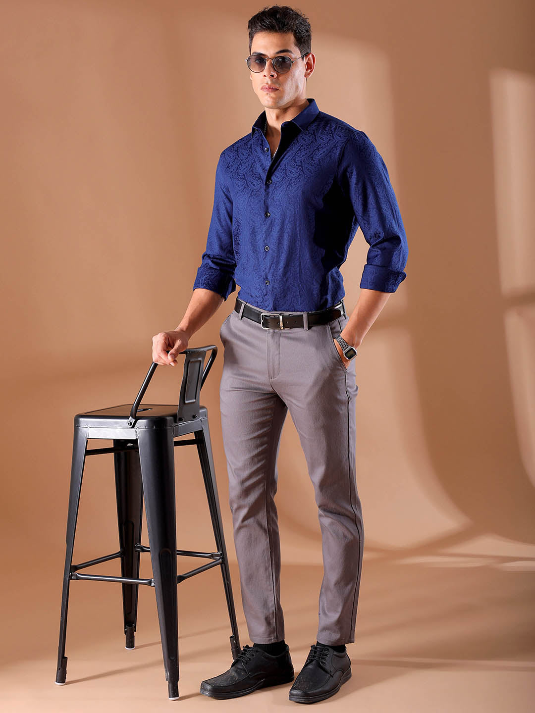 Shop Men's Navy Blue Slim Fit Solid Party Shirt Online.