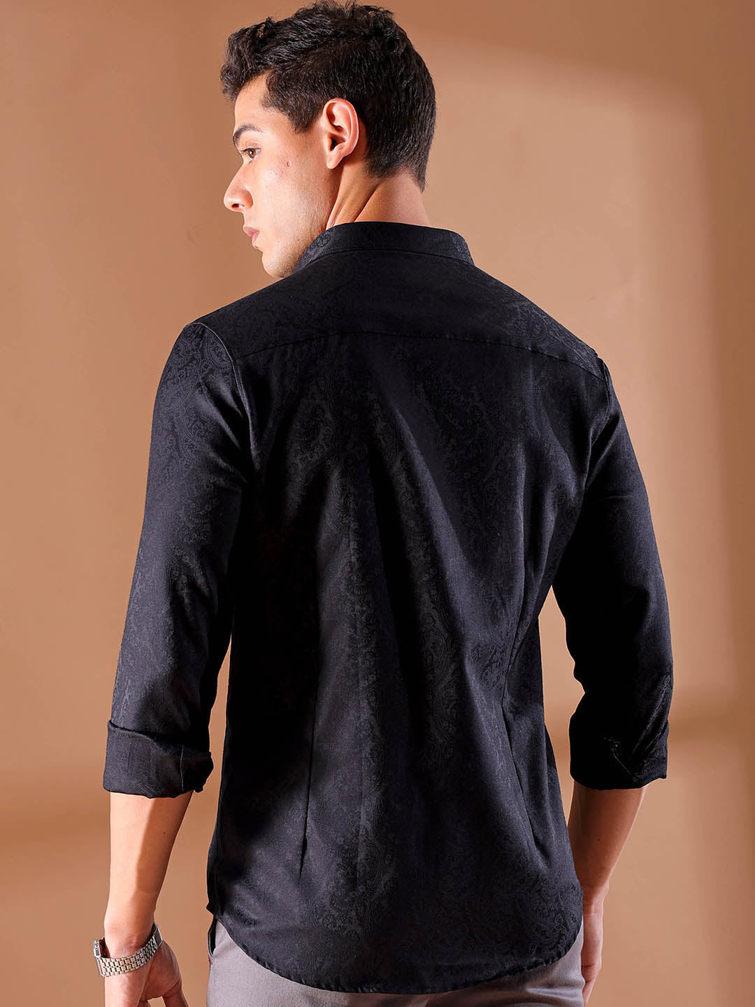 Shop Men's Black Slim Fit Solid Party Shirt Online.