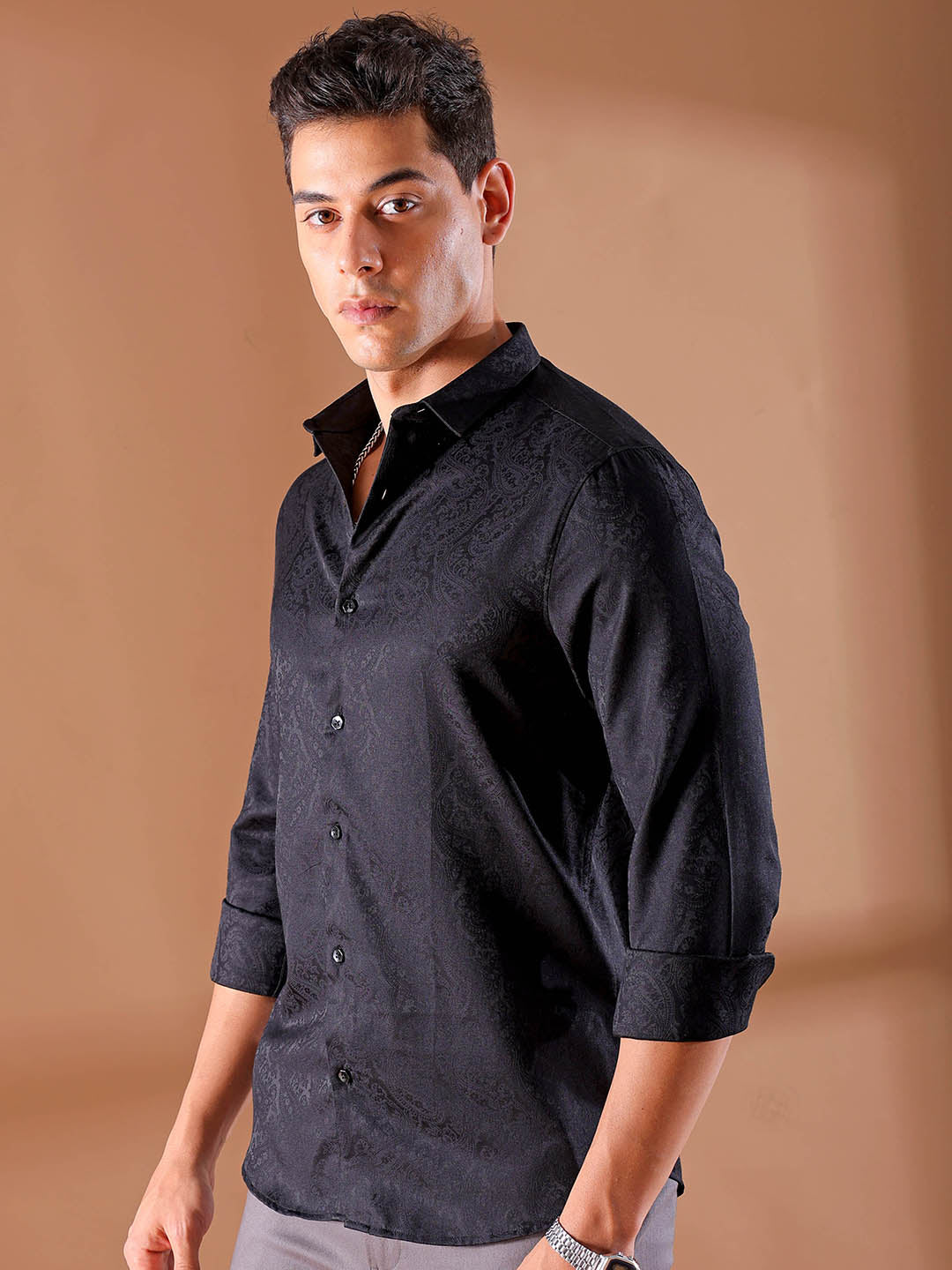 Shop Men's Black Slim Fit Solid Party Shirt Online.