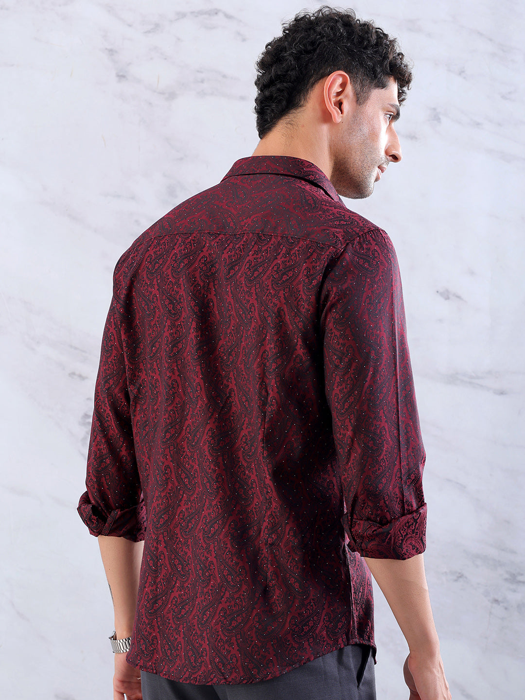 Shop Men's Printed Slim Fit Shirt Online.