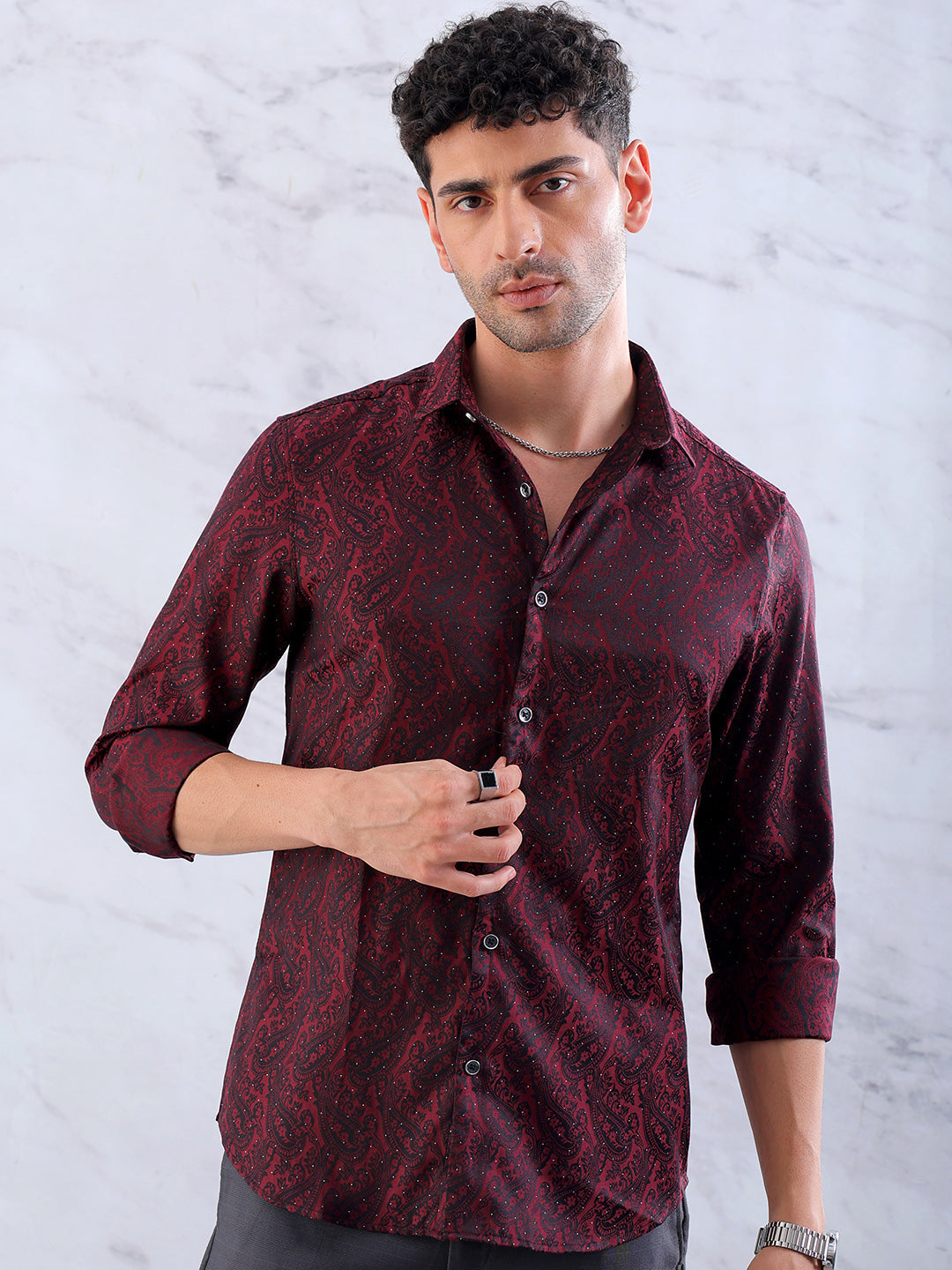 Shop Men's Printed Slim Fit Shirt Online.